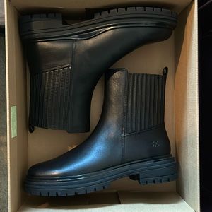Johnston & Murphy Giana Gore Boots